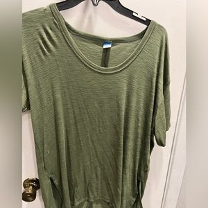 Old navy T shirt